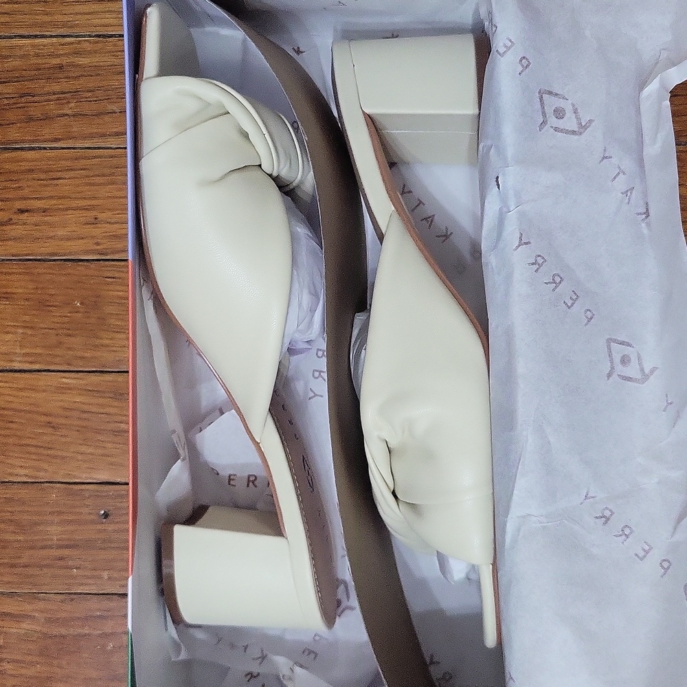 Katy Perry Collections The Tooliped Twisted Sandal Chalk 9.5 - Picture 5 of 6
